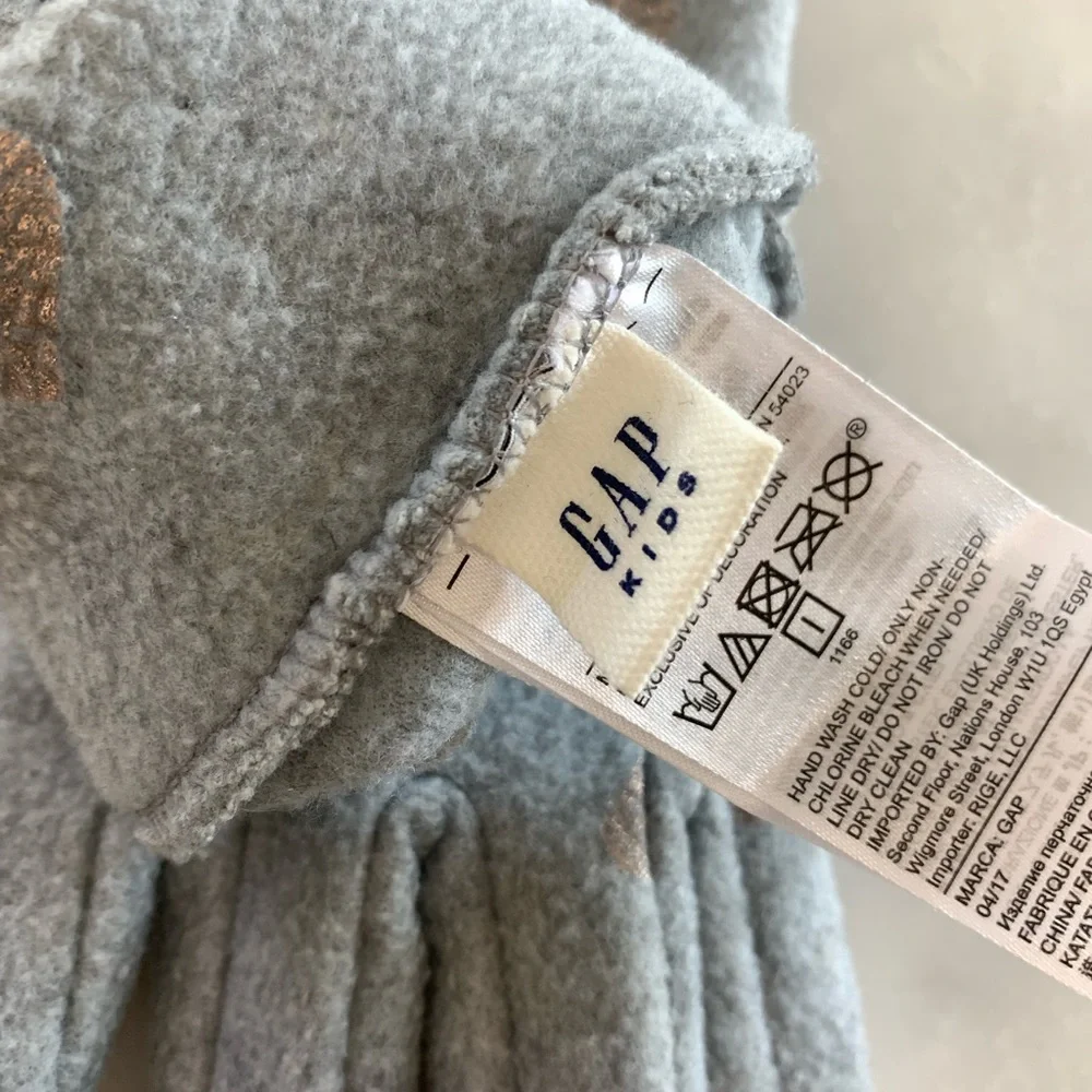 GAP Kids Smartohone Gloves with hearts. Gray. S